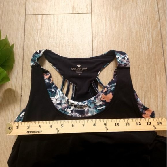 Colosseum tank top size Medium - Picture 5 of 9